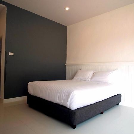 Bhive Hotell Nakhon Phanom Exteriör bild