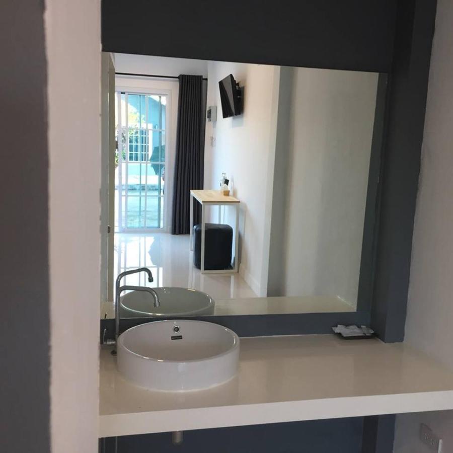 Bhive Hotell Nakhon Phanom Exteriör bild