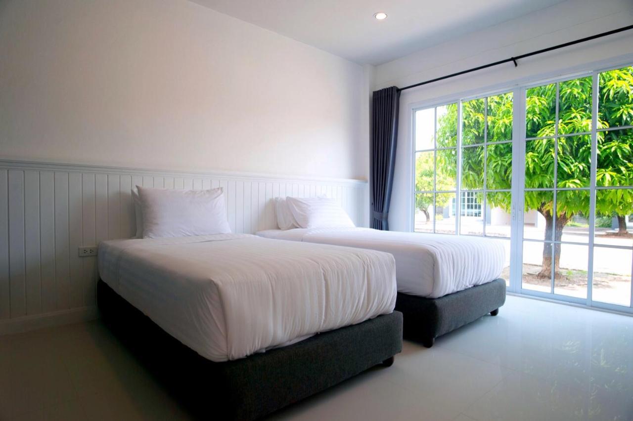 Bhive Hotell Nakhon Phanom Exteriör bild